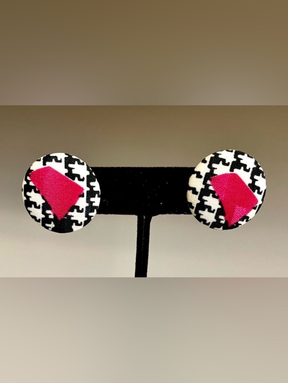 Vintage Pink Houndstooth Fabric Button Stud Earrings Geometric Retro Chic EUC
